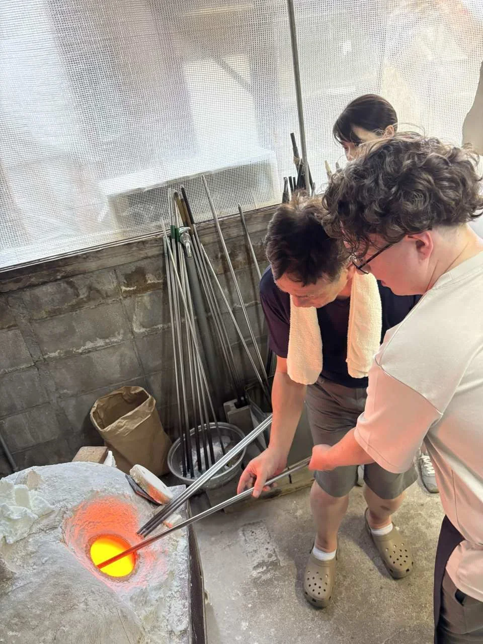[Aichi, Seto] [Completely Private] Authentic glassblowing experience taught by a veteran glass craftsman. Create your own original glass in your favorite color.