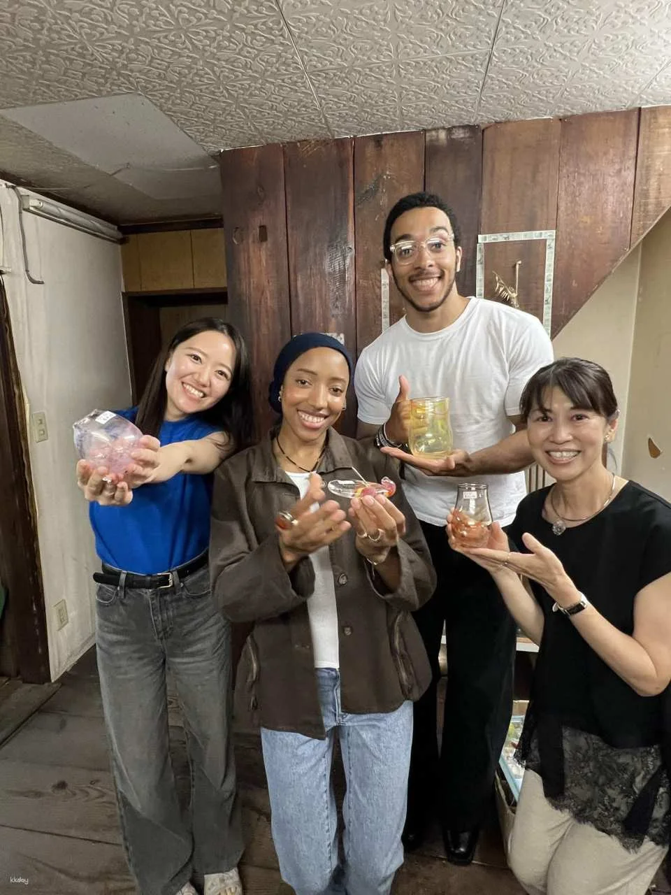 [Aichi, Seto] [Completely Private] Authentic glassblowing experience taught by a veteran glass craftsman. Create your own original glass in your favorite color.