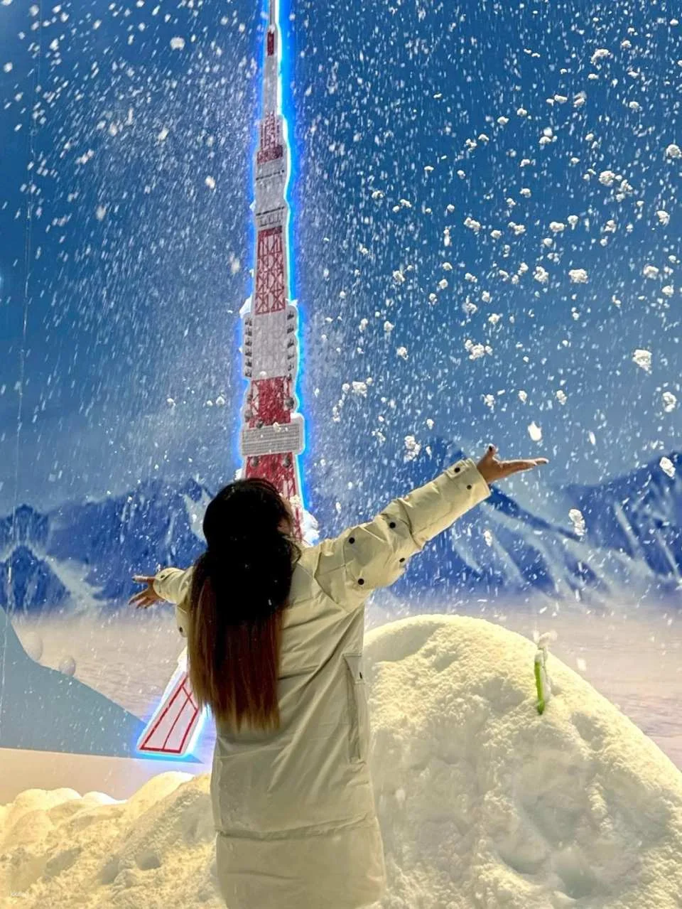 Pattaya Winter Wonderland Indoor Snow Park | A Japanese fairytale-style snow paradise, a top photo spot for families and couples.
