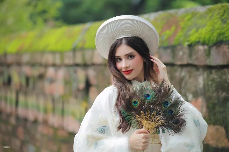 Hanoi: Royal Vietnamese Costume Rental & Professional Photoshoot