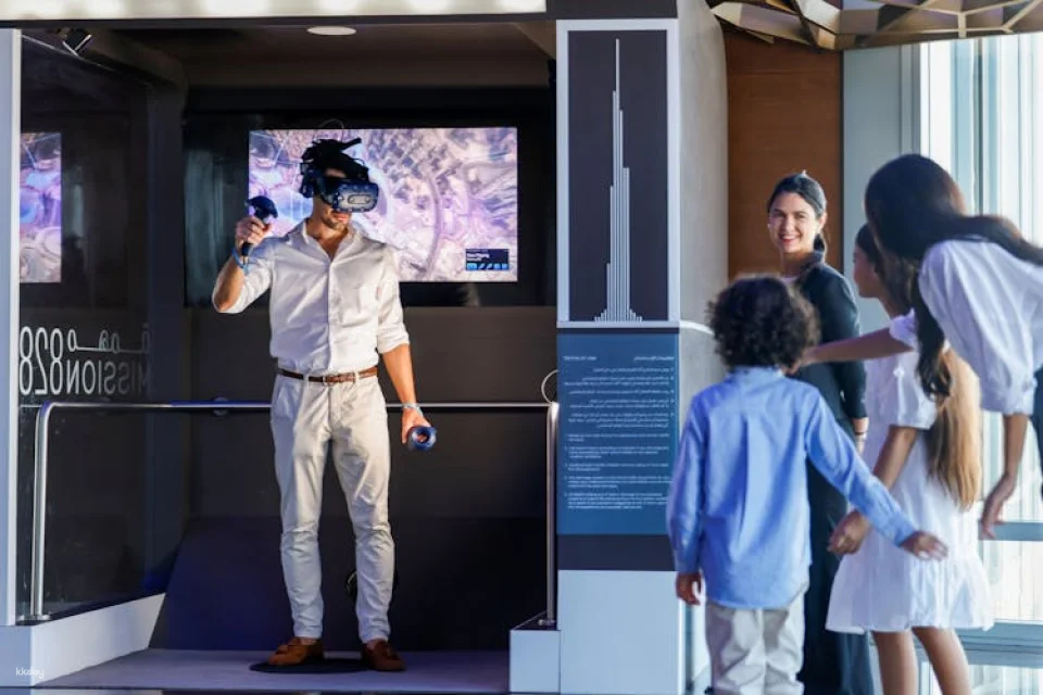 Burj Khalifa fast-track tickets: levels 124, 125 and 148