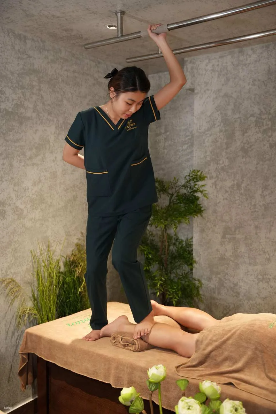 Hanoi Massage Experience | Body Massage at Léman Head & Body Spa