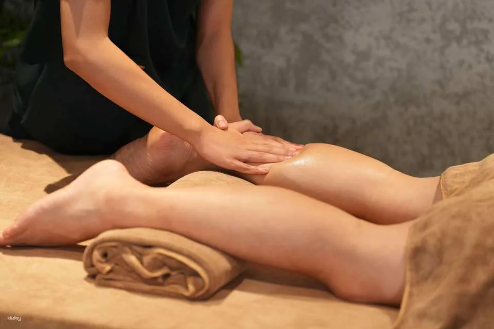 Hanoi Foot Massage Experience | Herbal Soak & Reflexology at Léman