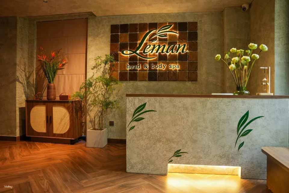 Hanoi Foot Massage Experience | Herbal Soak & Reflexology at Léman