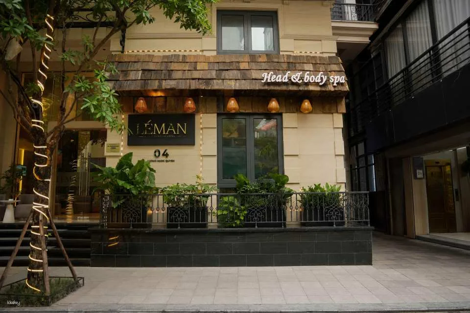 Hanoi Foot Massage Experience | Herbal Soak & Reflexology at Léman