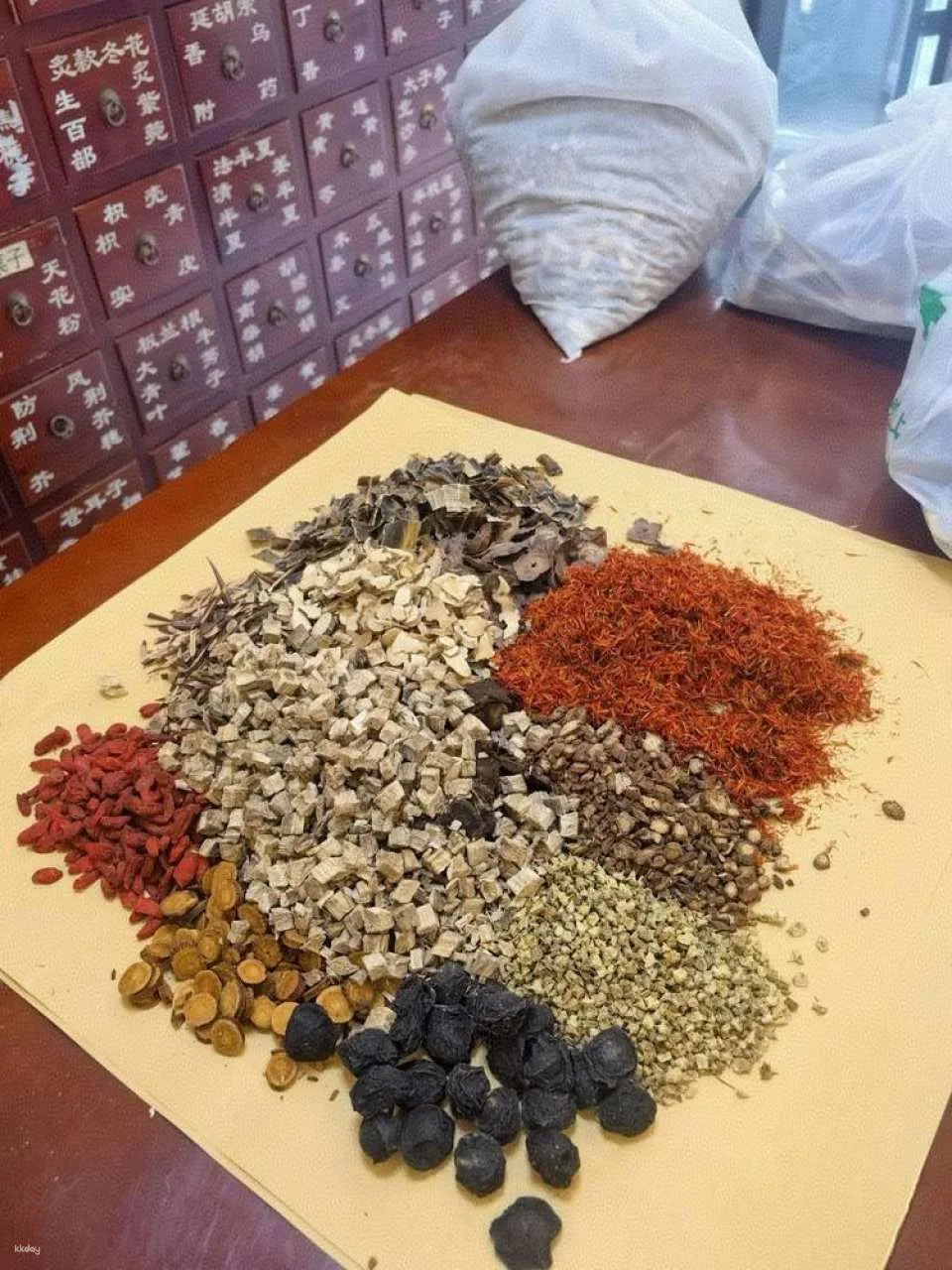 Beijing CBD Core Area | Kangrentang Traditional Chinese Medicine Massage + Moxibustion Dual Relaxation Package | Inherited Intangible Cultural Heritage Techniques, 60-Minute Deep Relaxation, Popular Japanese and Korean Wellness Techniques (Chinese/English Service)