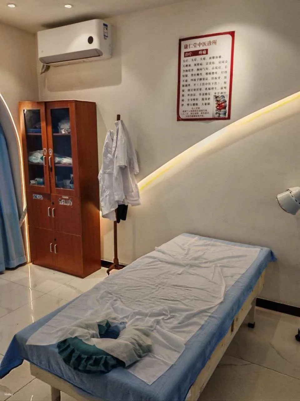 Beijing CBD Core Area | Kangrentang Traditional Chinese Medicine Massage + Moxibustion Dual Relaxation Package | Inherited Intangible Cultural Heritage Techniques, 60-Minute Deep Relaxation, Popular Japanese and Korean Wellness Techniques (Chinese/English Service)
