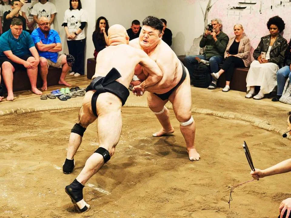 Osaka Sumo Performance & Dohyo Experience | Watch Retired Wrestlers Compete & Challenge Them on Stage
