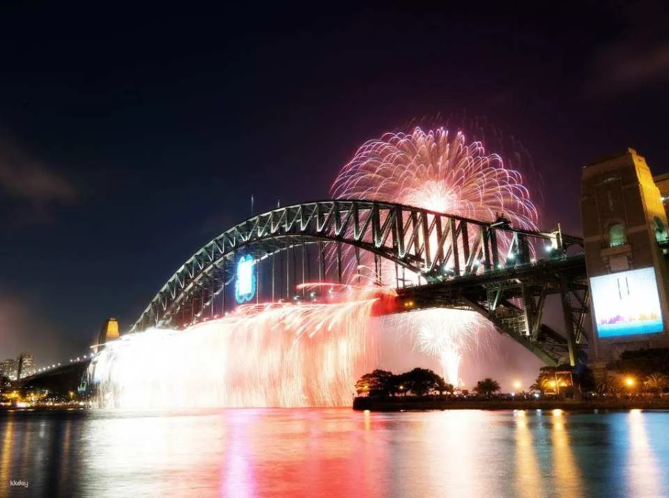 Chapman Tours｜2027 New Years Eve Sydney Fireworks Cruise
