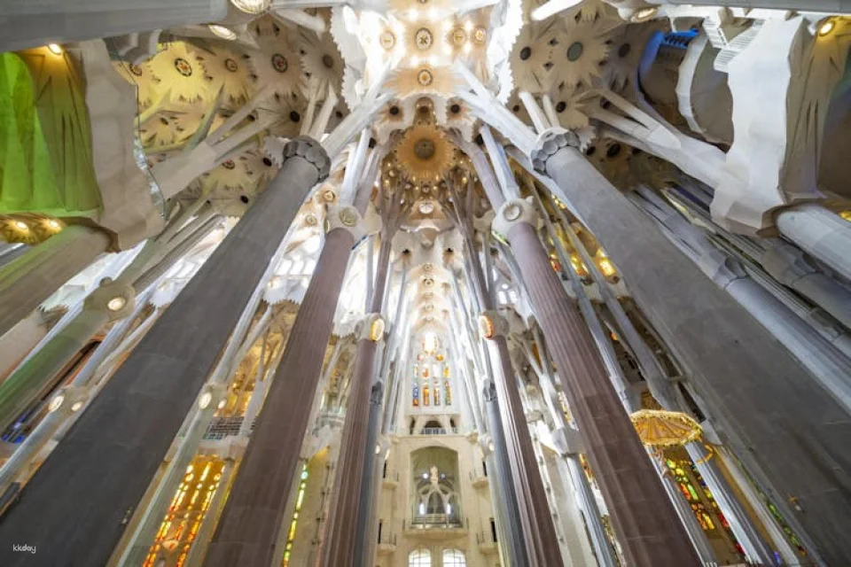 Sagrada Familia entrance tickets with audioguide