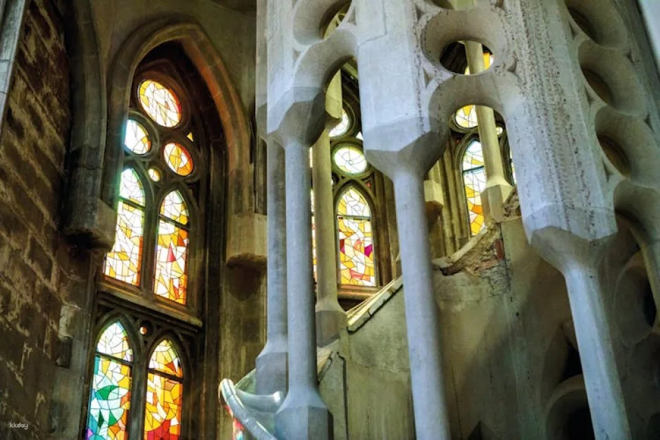 Sagrada Familia entrance tickets with audioguide
