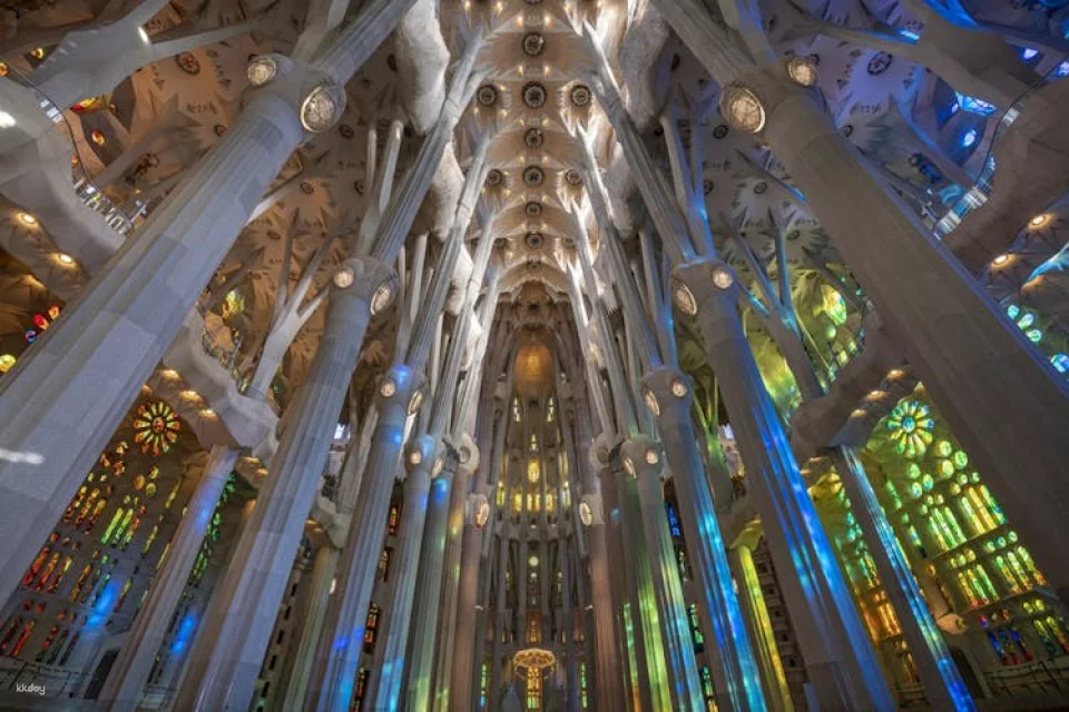 Sagrada Familia entrance tickets with audioguide