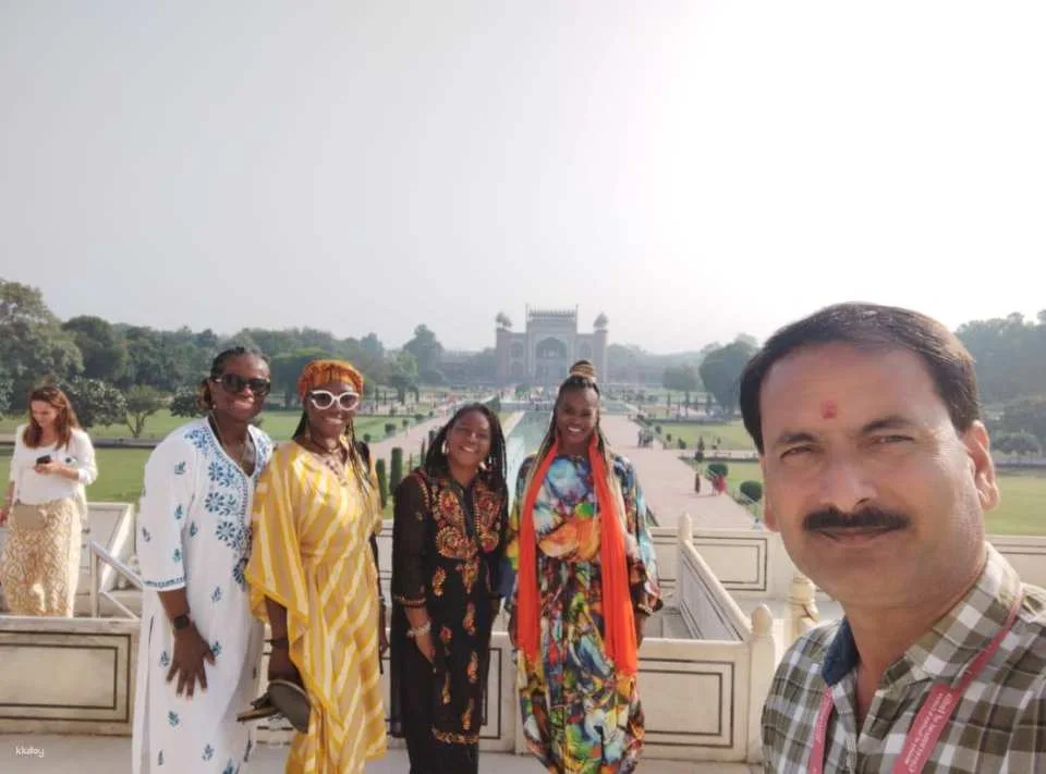 Taj Mahal overland tour from cruise port India
