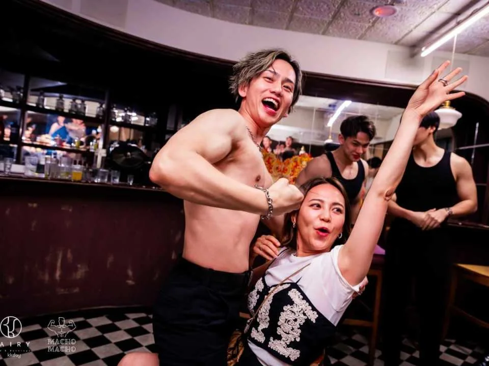 Tokyo Shinjuku MACHO MACHO Muscle Bar Tickets | All-you-can-drink, Muscle Show, VIP Room (770555)