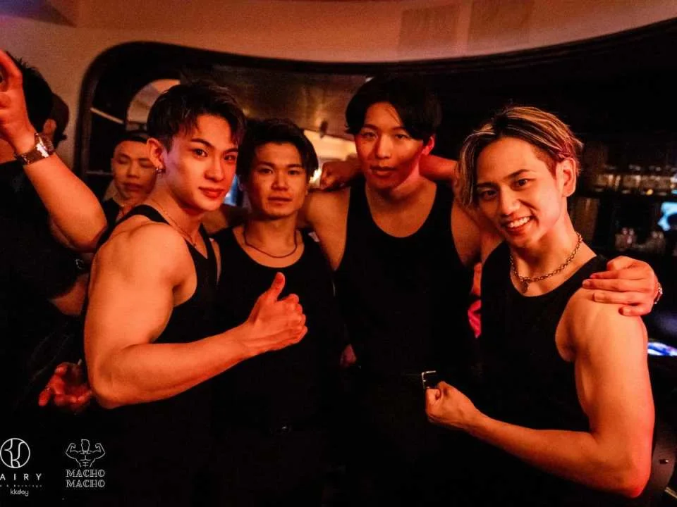 Tokyo Shinjuku MACHO MACHO Muscle Bar Tickets | All-you-can-drink, Muscle Show, VIP Room