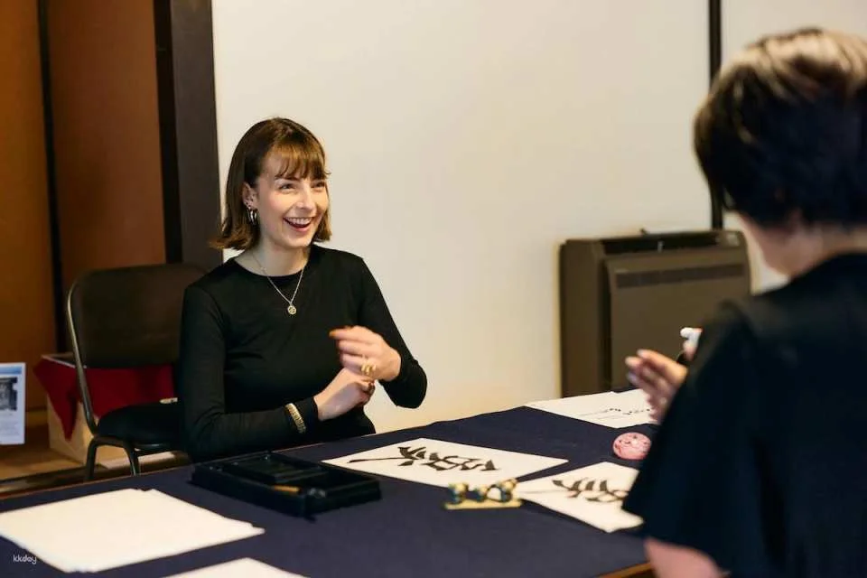 Osaka Calligraphy Experience | Private Calligraphy Class in a Tangible Cultural Property with a Hand-Painted Fan
