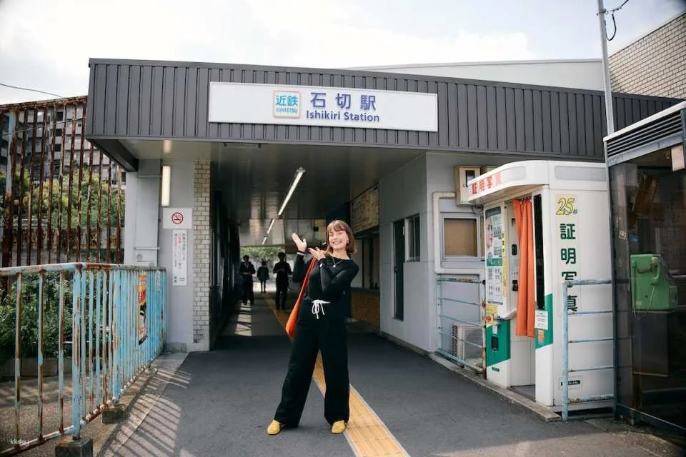 Osaka Calligraphy Experience | Private Calligraphy Class in a Tangible Cultural Property with a Hand-Painted Fan