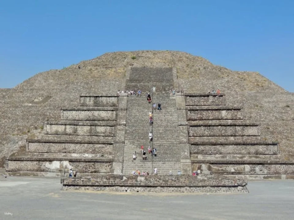 Teotihuacán and Basilica of Guadalupe with optional lunch