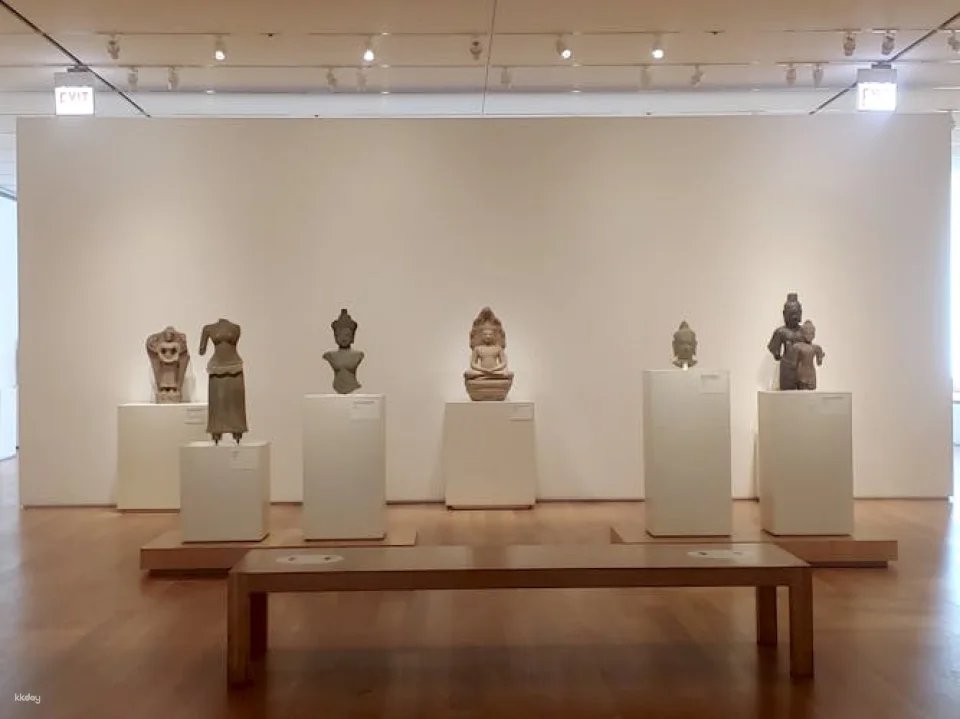 The Art Institute of Chicago: semi-private skip-the-line tour