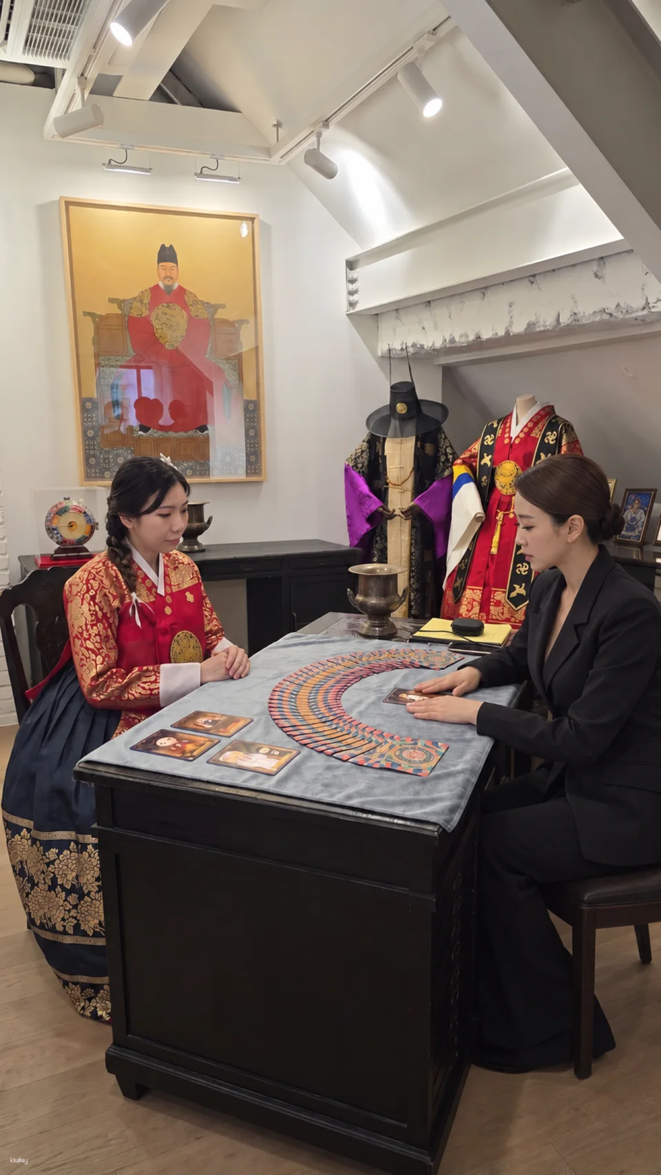 Seoul: Private K-Shaman Tarot Reading with Swan
