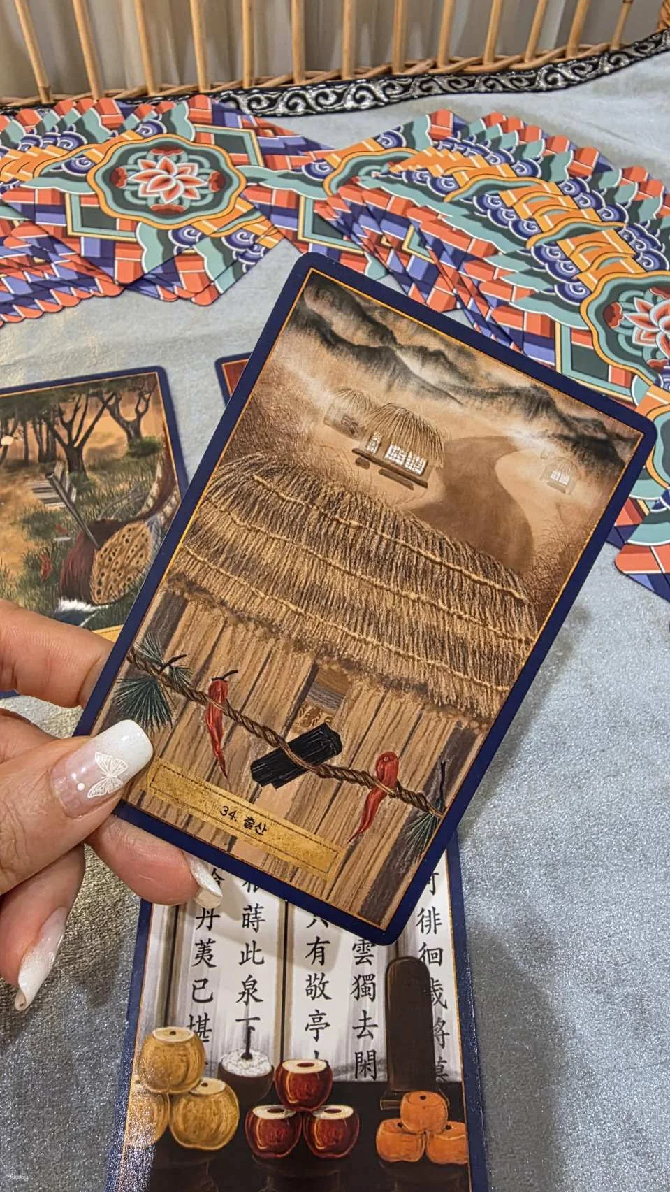 Seoul: Private K-Shaman Tarot Reading with Swan