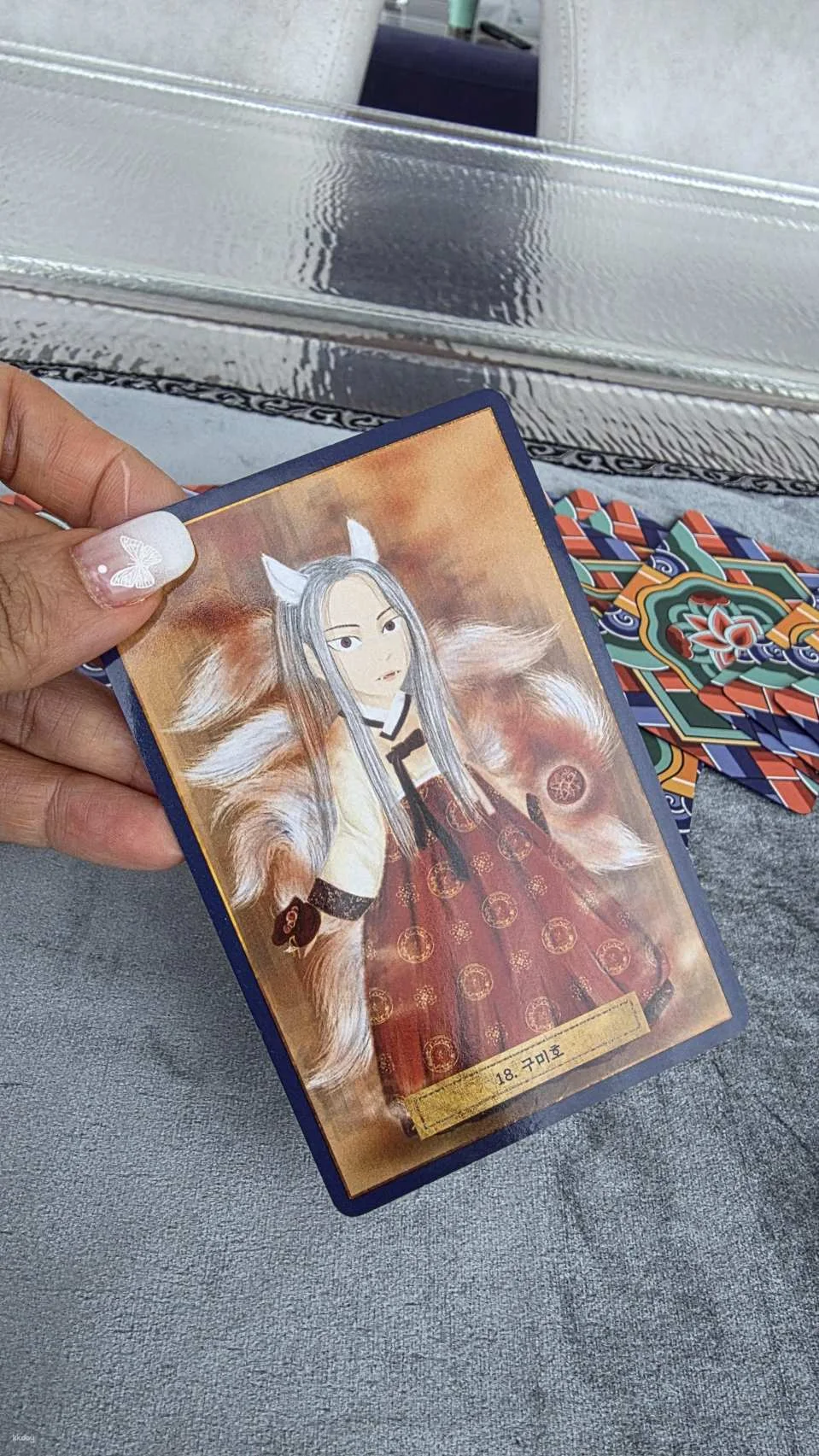 Seoul: Private K-Shaman Tarot Reading with Swan