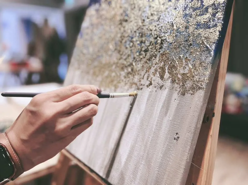 New Taipei Sanchong | Gold Leaf Acrylic Painting Experience | Guaranteed Departure for Solo Traveler | Single Session Completion