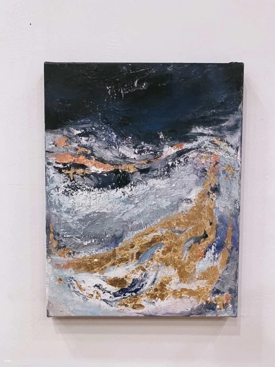 New Taipei Sanchong | Gold Leaf Acrylic Painting Experience | Guaranteed Departure for Solo Traveler | Single Session Completion