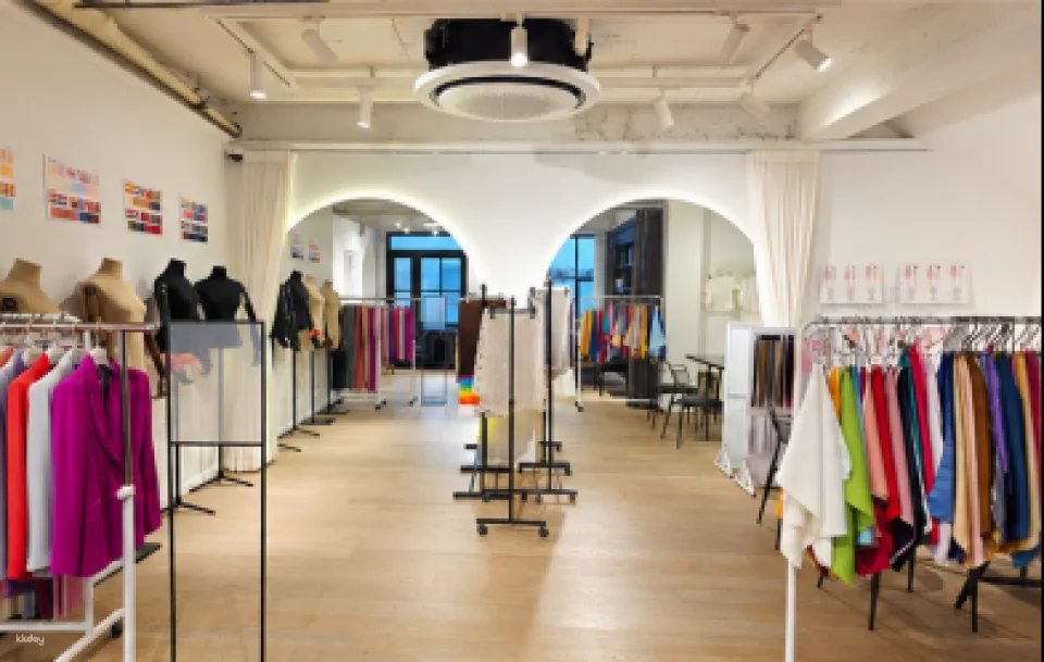 Seoul: Personal Color & K-Beauty Style Class with Swan
