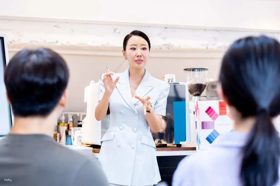 Seoul: Personal Color & K-Beauty Style Class with Swan