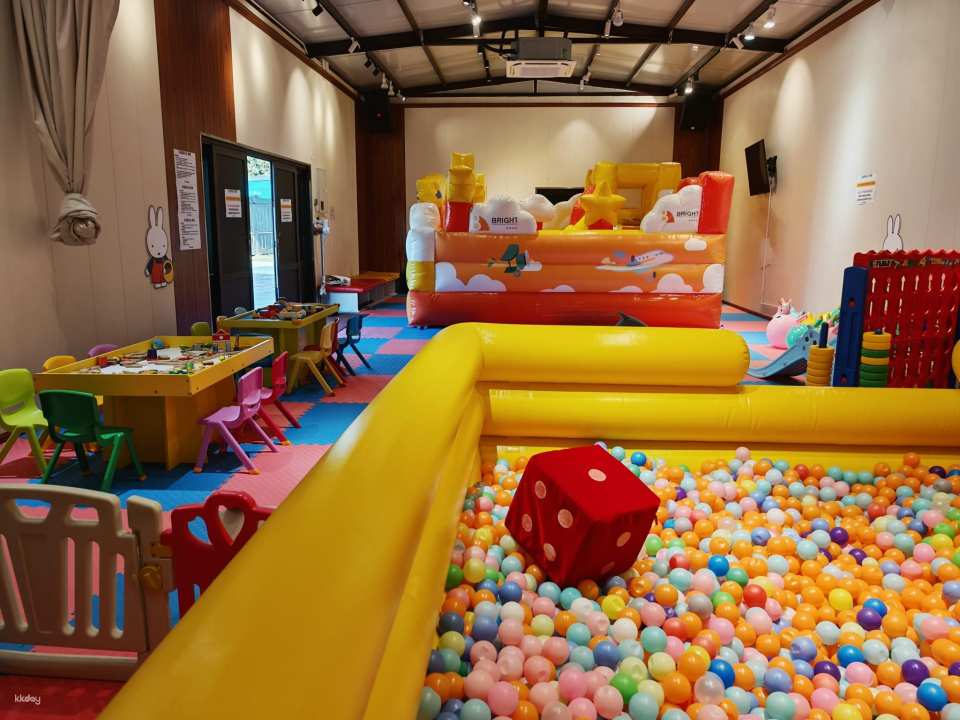 [KKday Exclusive Offer] Yuen Long Yau Tam Mei Farm Camp | Summer Water Festival | Hello Summer Water Battle | Brand New Rural Stargazing Town | Private Outdoor BBQ Equipment | Family Gathering | Indoor Children's Playground