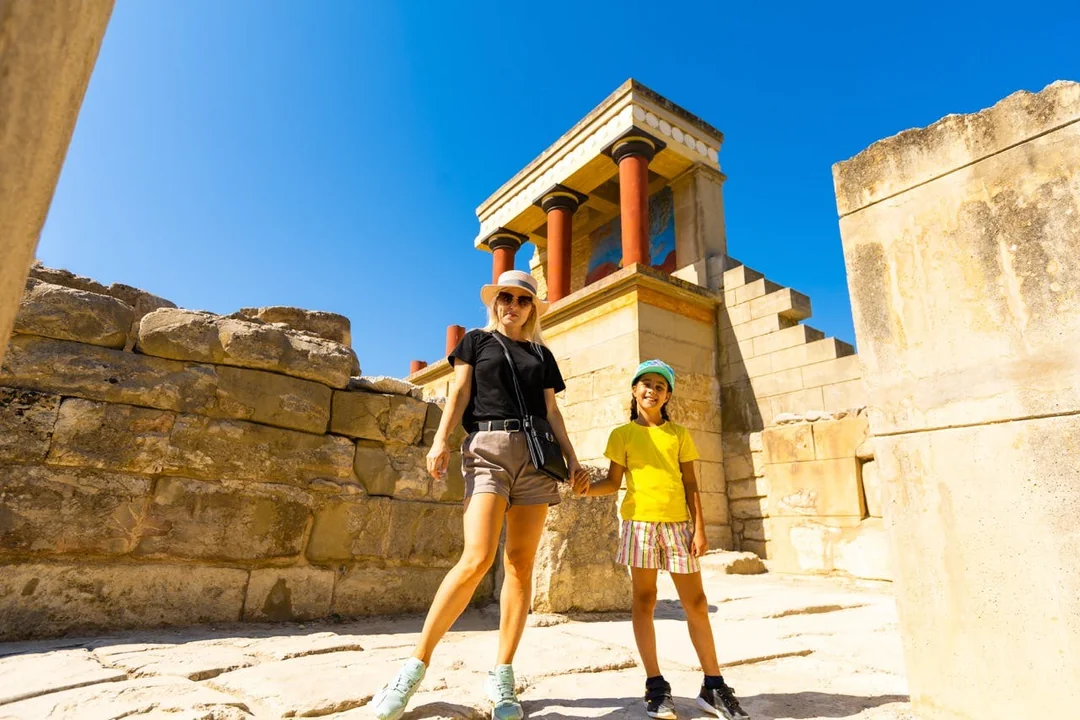Knossos Palace Small Group Guided Tour with Entry Tickets Image 5