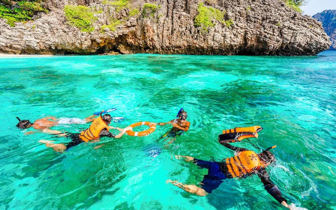 Koh Haa & Koh Rok Speedboat Snorkeling Tour with Lunch and Hotel Transfers Image 1