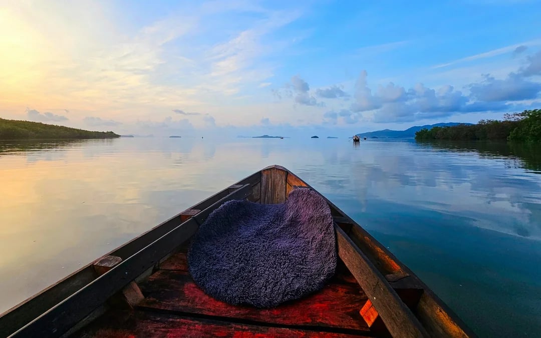 Koh Lanta Private Sunrise Gondola Boat Tour in Tung Yee Peng Mangroves with Breakfast Image 11