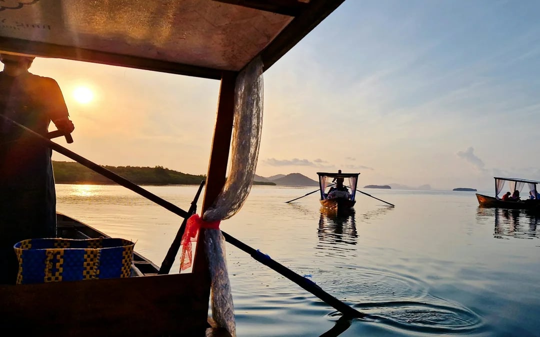 Koh Lanta Private Sunrise Gondola Boat Tour in Tung Yee Peng Mangroves with Breakfast Image 4