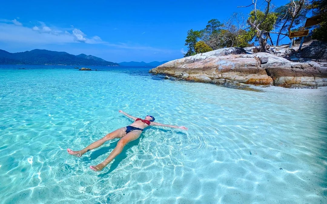 Koh Lipe Private Longtail Boat Island-Hopping and Snorkeling Tour Image 3