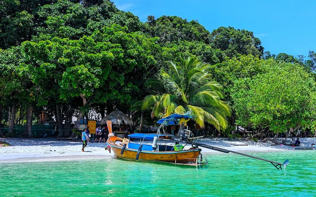 Koh Lipe Private Longtail Boat Island-Hopping and Snorkeling Tour Image 6