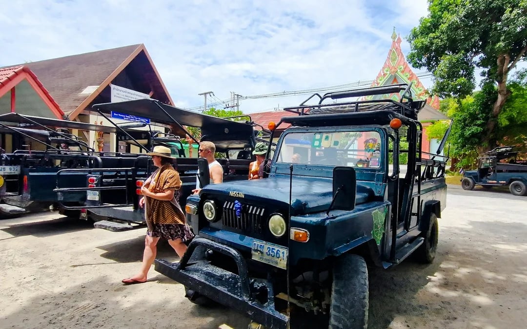 Koh Samui Shared Army Jeep Island Sightseeing Tour with Lunch and Hotel Transfers Image 6