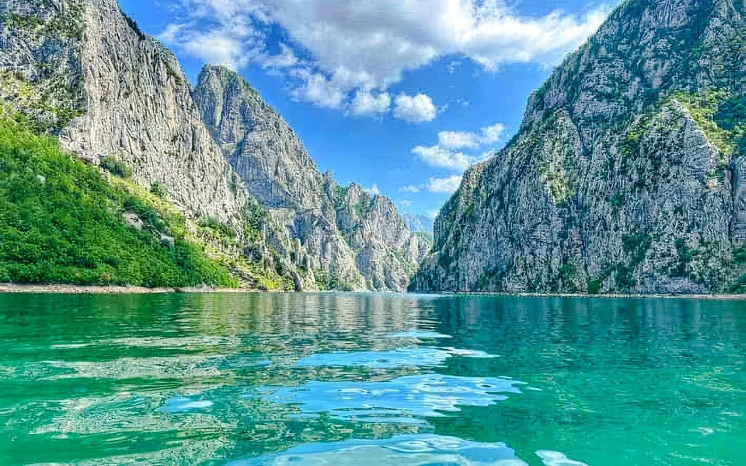 Komani Lake & Shala River Boat Tour Image 2