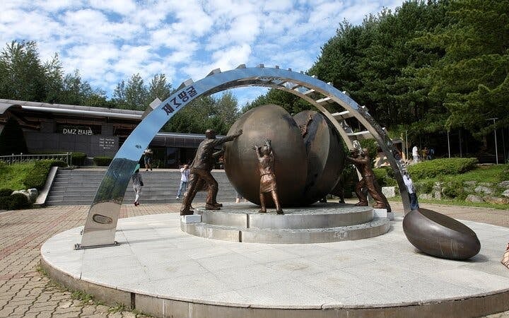 Korea Private Car and Driver Custom City Tour with Hotel Pickup and Flexible Itinerary Image 8