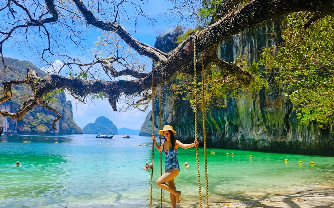 Krabi Private Longtail Boat Island-Hopping Tour from Ao Nang Image 1