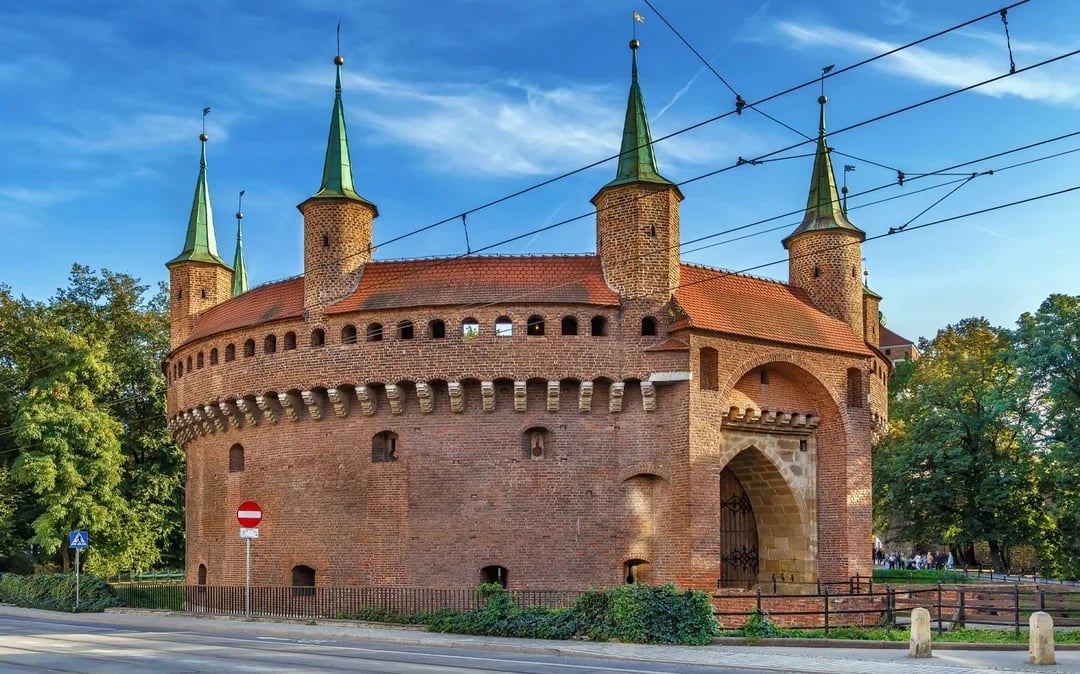 Krakow Audio Guided Tour in an Electric Car Image 8