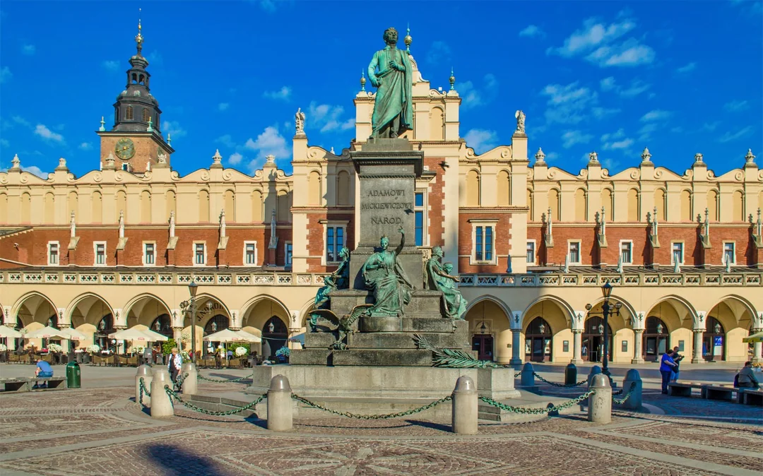 Krakow Guided Tour by E-Scooter with Food Tasting Image 4