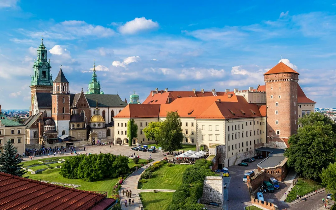Krakow Guided Tour: Wawel Castle, Cathedral, the Old Town & St. Mary's Basilica Image 1