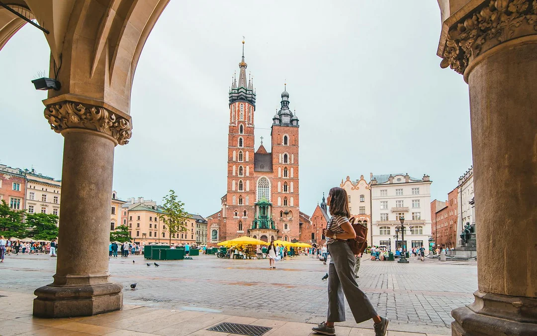 Krakow Guided Tour: Wawel Castle, Cathedral, the Old Town & St. Mary's Basilica Image 5