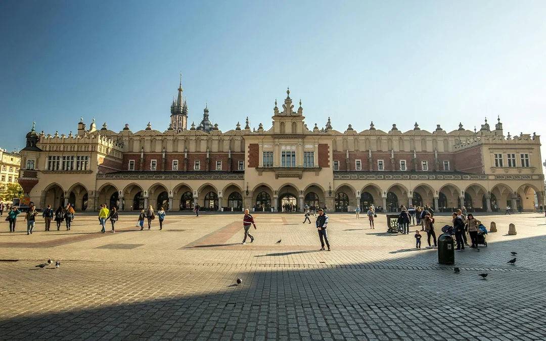 Krakow Guided Tour: Wawel Castle, Cathedral, the Old Town & St. Mary's Basilica Image 9