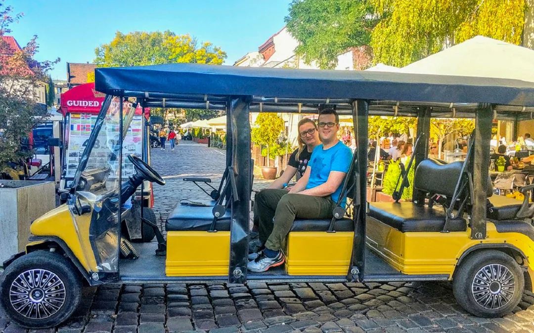 Krakow: Kazimierz Quarter and Former Jewish Ghetto  Sightseeing by Golf Cart: Guided Tour Image 3