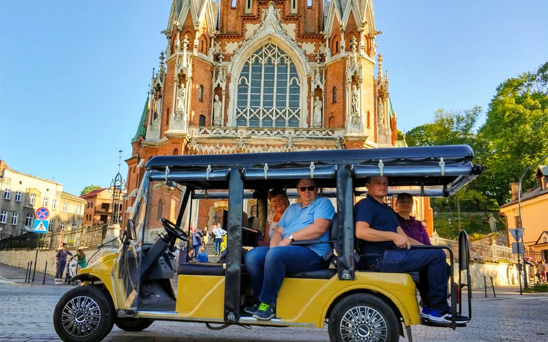 Krakow: Kazimierz Quarter and Former Jewish Ghetto  Sightseeing by Golf Cart: Guided Tour Image 4