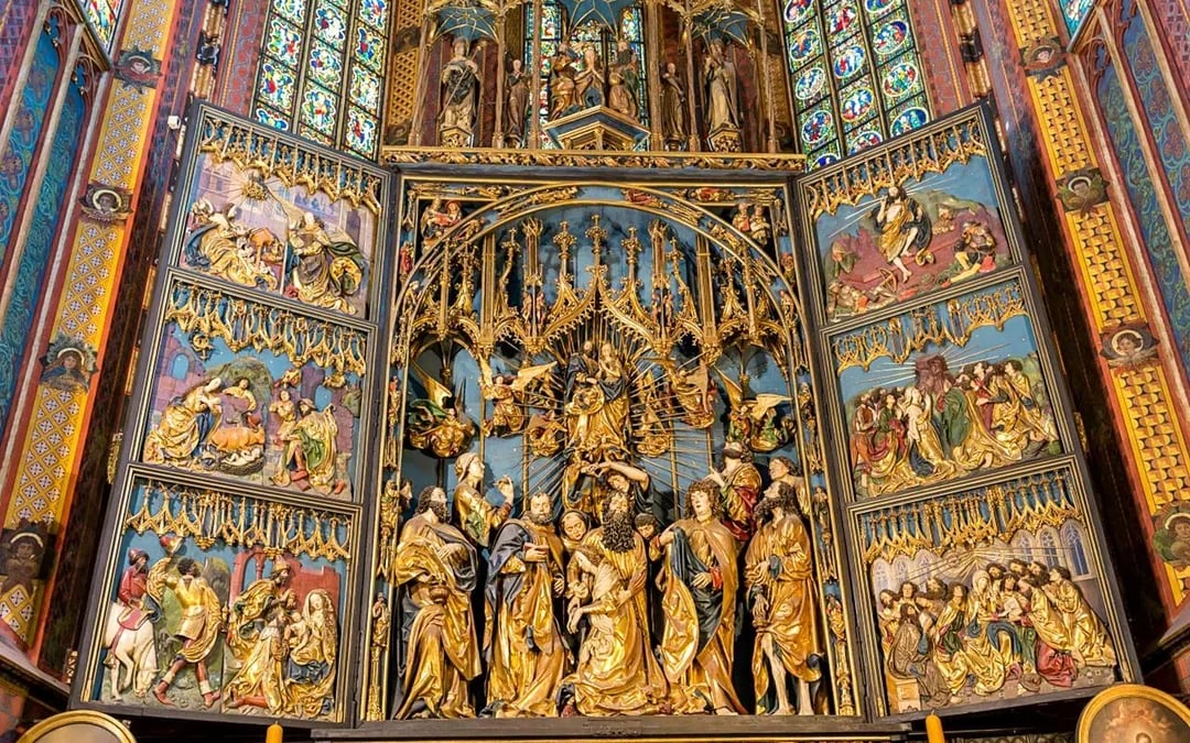 Krakow Old Town: St. Mary's Basilica and Rynek Underground Guided Tour Image 8