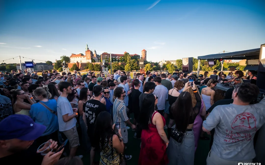 Krakow Rooftop Party & 1 Hour Unlimited Alcohol Club Crawl Image 9